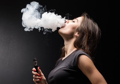 How does an electronic cigarette work?
